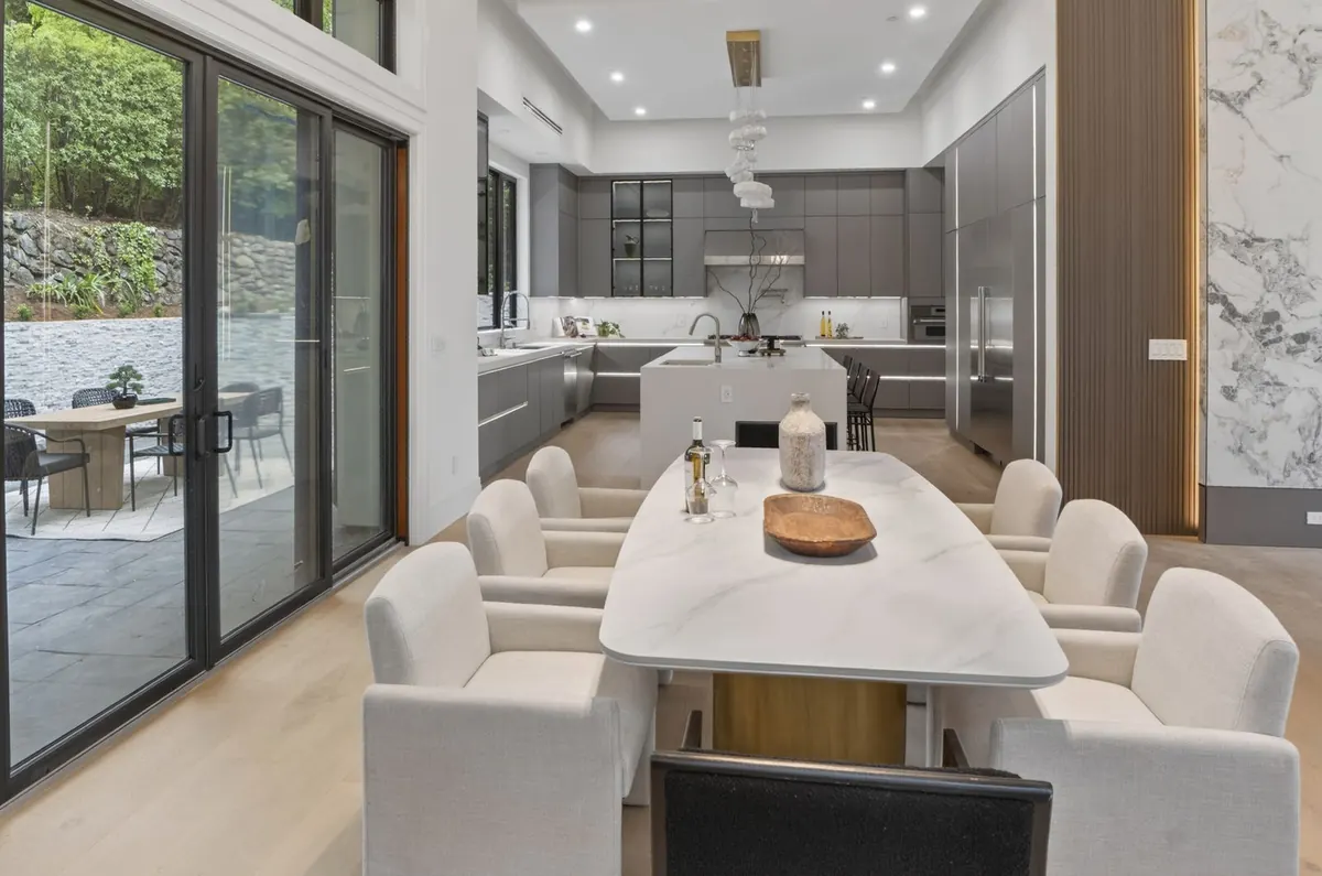 Dining room opening to the patio